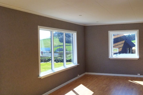 Innvendig maling av stue i Ålgård