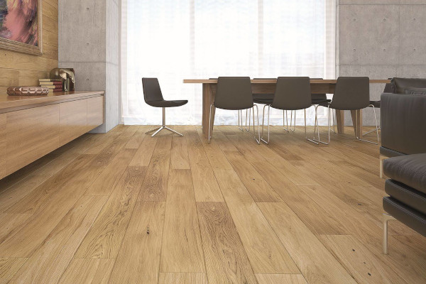 Montering av parkett i stue